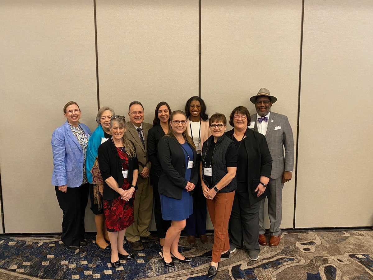 RuthLBush's tweet photo. UTMB well represented at 2023 #SGEA #MusicCity @utmbhealth @AAMCtoday amazing group of med educators! https://t.co/YrHVSVDEUD