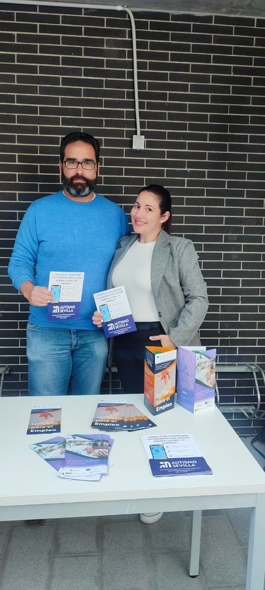 Autismo_Sevilla's tweet image. Hoy nuestros compañeros Iván y Desireé han estado en una Feria de #empleo y entidades en Amate informado sobre recursos y presentando los programas que se están llevando a cabo desde Autismo Sevilla. 

¡¡Además se ha hecho captación de nuevos participantes!!

#proyectosAS #empleo