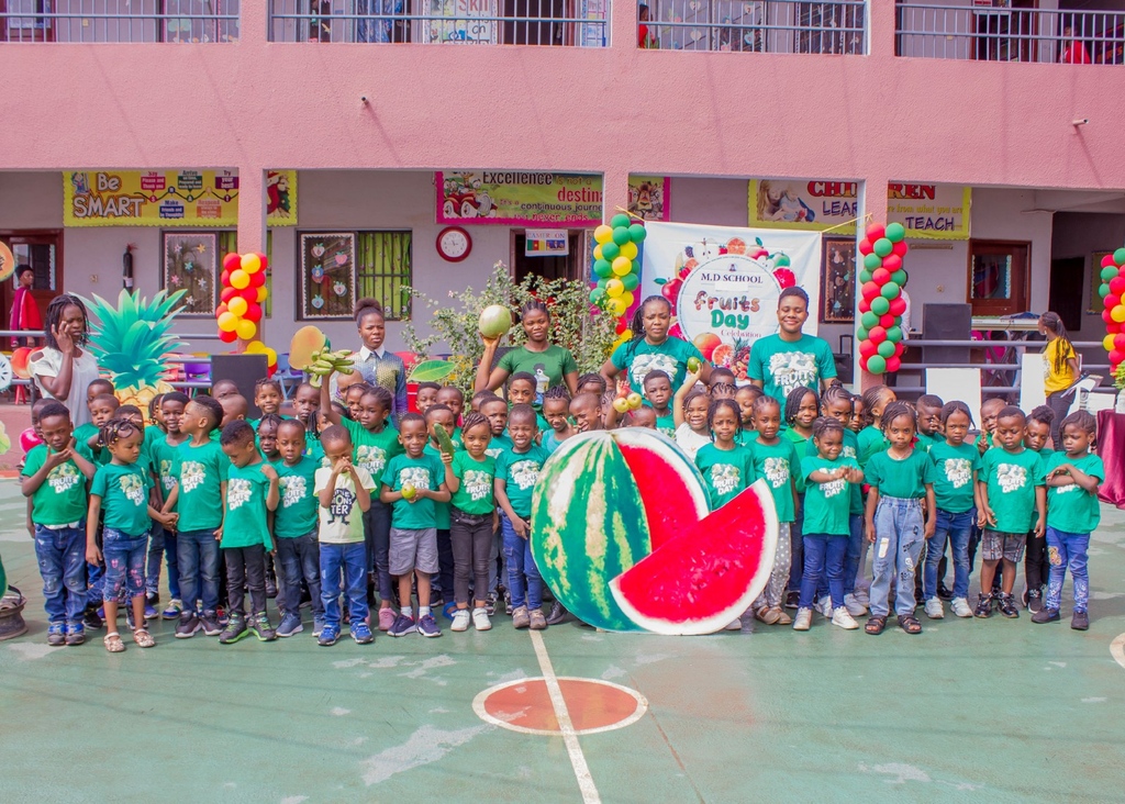 mdschoollagos's tweet photo. The Fruit Day at M.D School was a memorable and fun-filled event that promoted healthy eating and education. The kindergarten students brought various fruits, learned about their colors and nutritional value, and enjoyed fruit-themed activities. 

#fruitday #healthyhabits https://t.co/yBYlqD6Tmc