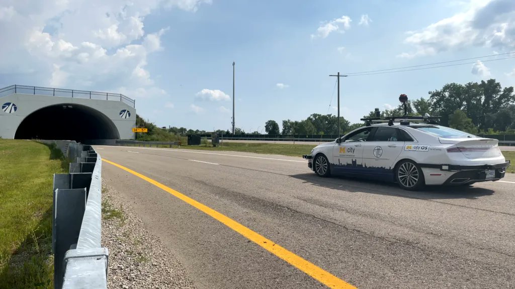 UMichCCAT's tweet photo. In conjunction with his publication in @Nature, Dr. Henry Liu sat down with @SBundell to discuss his research on #autonomousVehicle safety testing. 

Listen here: https://t.co/1Con3kKdPU
#ccatResearch https://t.co/Tjr8i4CAnq