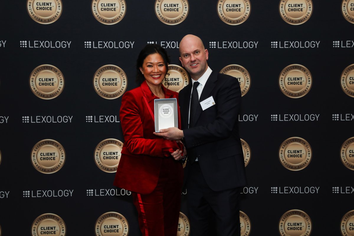 Congratulations to our brilliant #IP commercial partner Karen May Fong who won the Lexology Client Choice Award 2022 for Trademarks in England. Over 2500 lawyers were nominated for the award, highlighting the calibre of work and client service Karen May provides.
