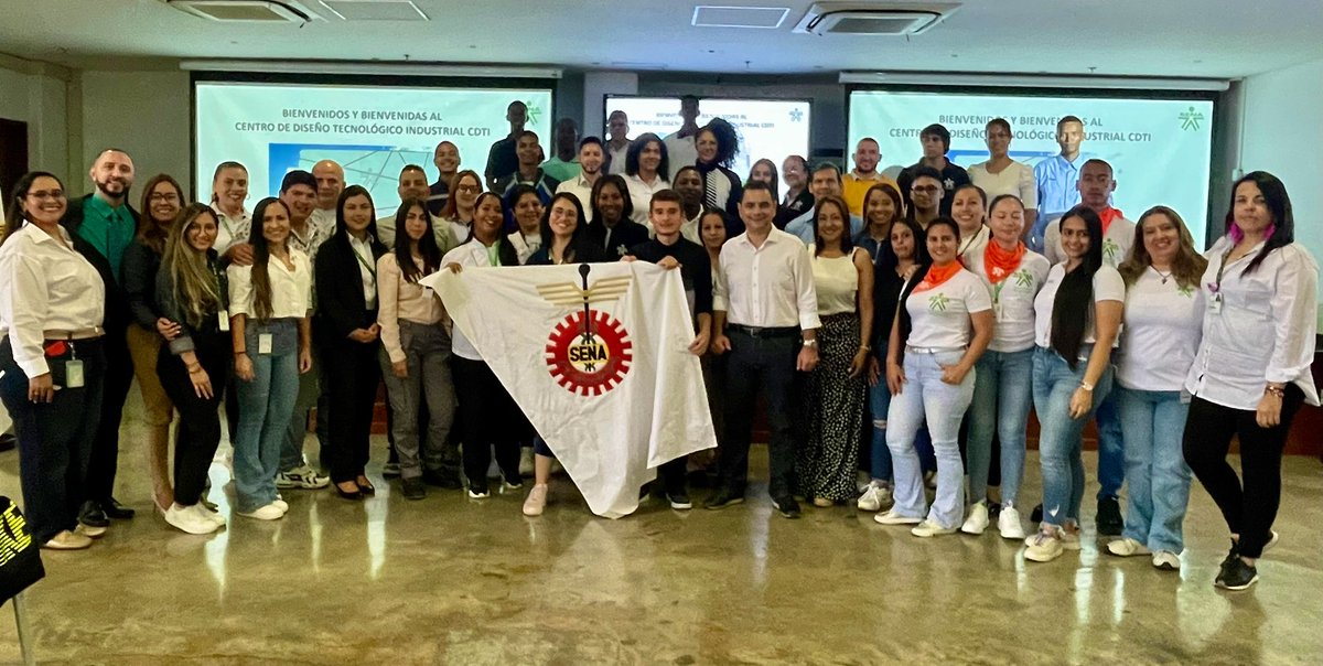 fjmurielandrade's tweet photo. "Felicito a todos los aprendices que hoy asumen este rol tan importe de ser Representantes. Jóvenes con liderazgo que trabajan por el bienestar de nuestra entidad". @SENA_RValle https://t.co/UqVM39pws2