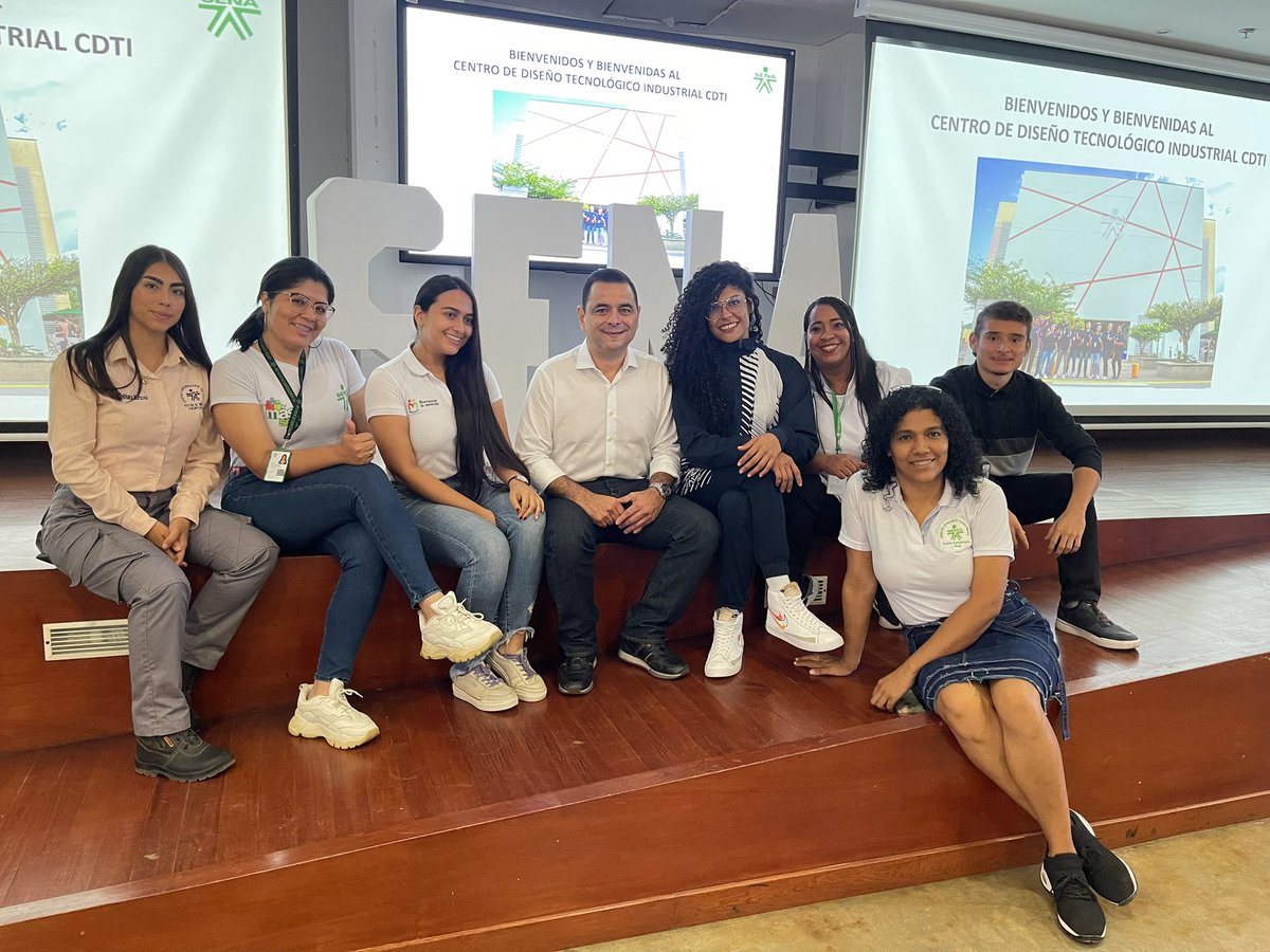fjmurielandrade's tweet photo. "Felicito a todos los aprendices que hoy asumen este rol tan importe de ser Representantes. Jóvenes con liderazgo que trabajan por el bienestar de nuestra entidad". @SENA_RValle https://t.co/UqVM39pws2