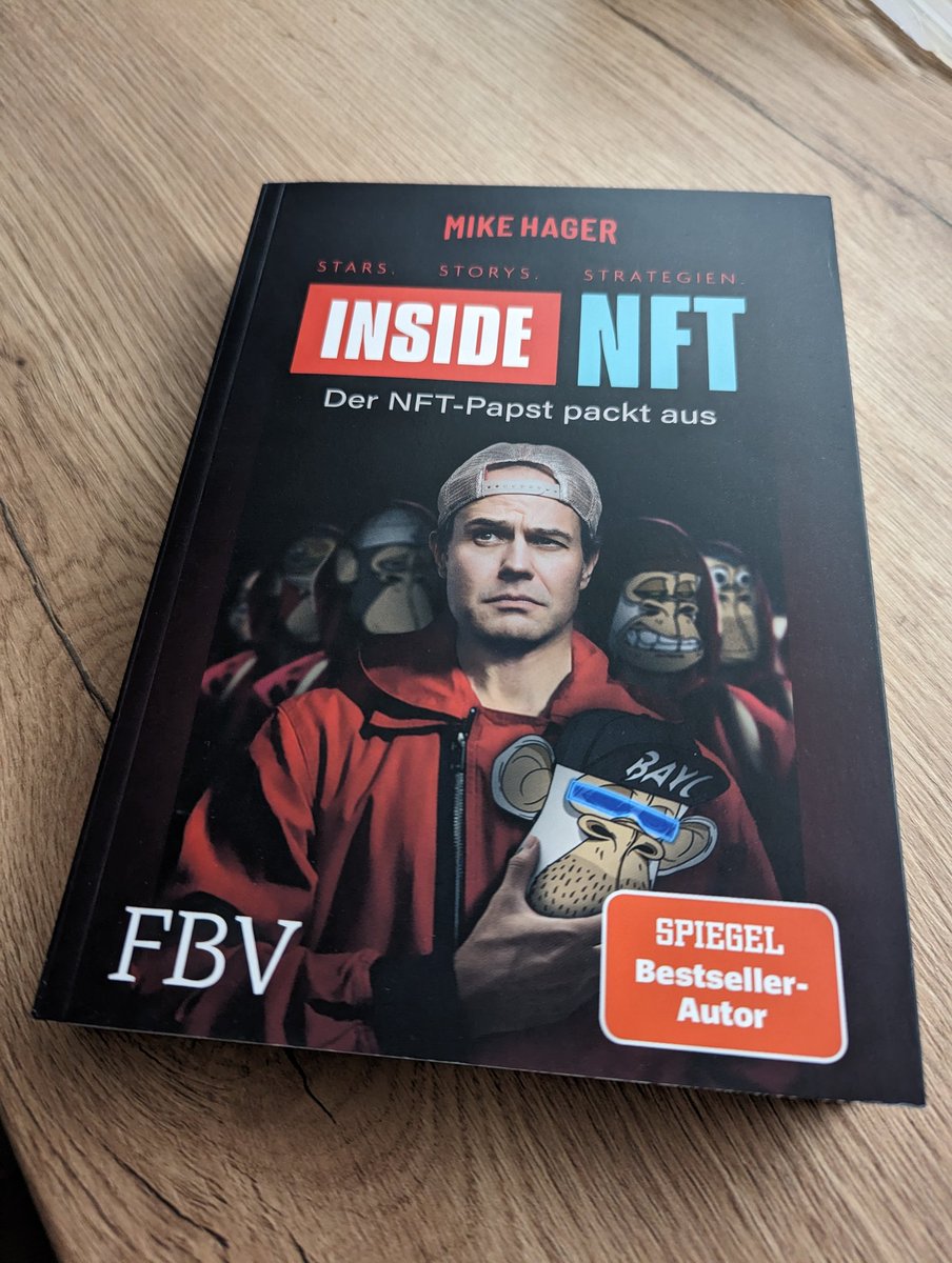 DocBrown77's tweet photo. My ticket to @nullinger book club and the experience to read a real book with real pages about a digital topic #insidenft #nullinger #nftole https://t.co/JYUjueofs9