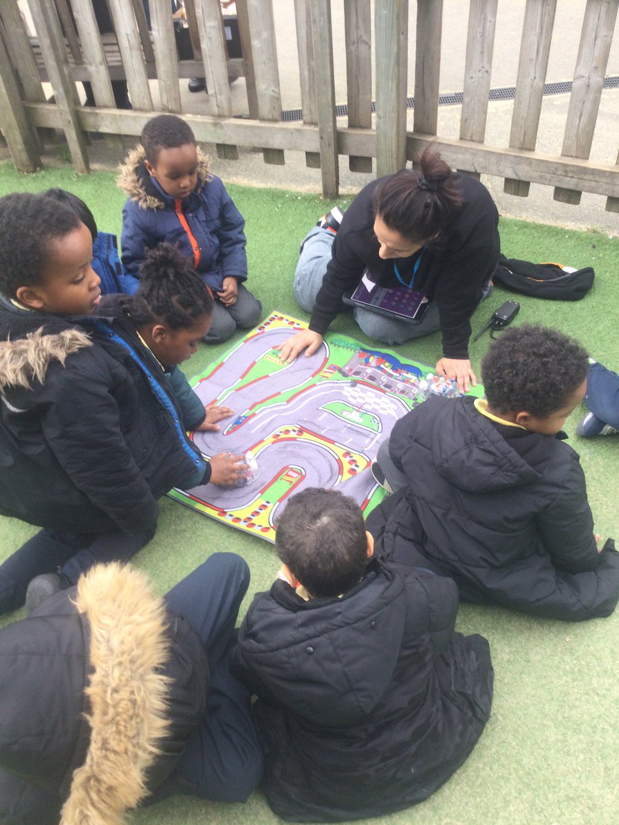 Morningside_ps's tweet photo. This week #reception have been responding to and using language of position and direction #eyfs #maths #mathematicallanguage #maps #beebot #communication #instructions #talkingthroughmaths #where https://t.co/reZRr8FHLz
