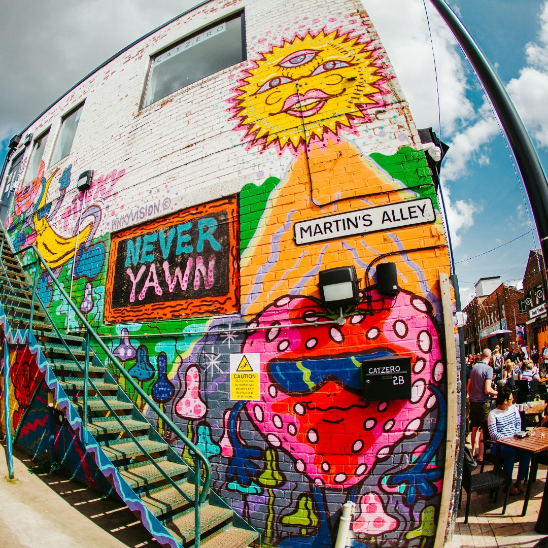 UniOfHull's tweet photo. Have you visited @FruitMarketHull yet? 🍓

The revitalisation of a historic area next to the city’s Humber Dock Marina, it's the perfect place to shop, eat and explore.

#TeamHull #Hull https://t.co/OXGSD9i44z