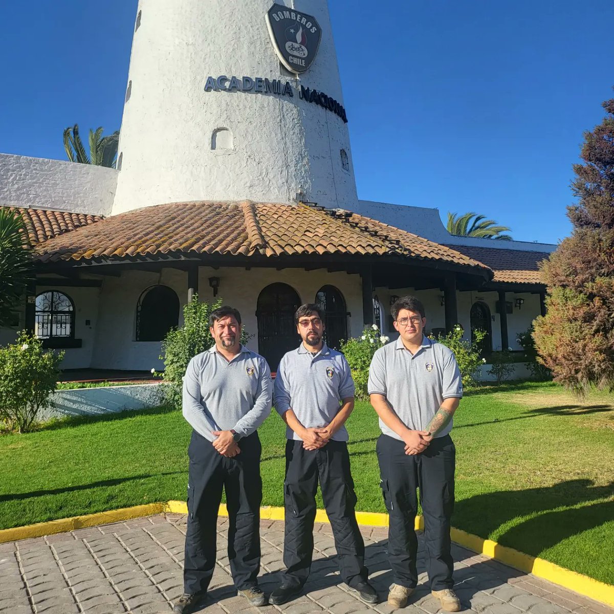 Como sede de <a href="/ANB_Chile/">Academia Nacional</a> de la Región de #Coquimbo felicitamos a los 3 Instructores de nuestra sede que aprobaron la Habilitación  del curso "Control de Emergencias con Gases Combustibles". Freddy Muñoz de #LosVilos y Felipe Gonzalez y Gunther Hicks de #Coquimbo.