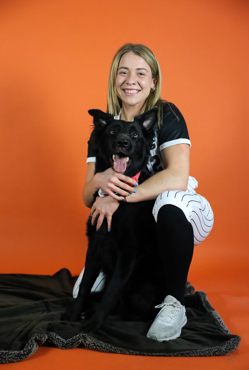 LourdesSoftball's tweet photo. Even though it’s not gameday today… doesn’t mean it’s not a good day! Happy National Puppy Day to some of our favorite pups on the team! We hope you get all your favorite treats in the world today🐶🐾🧡 https://t.co/znbj18RMtH