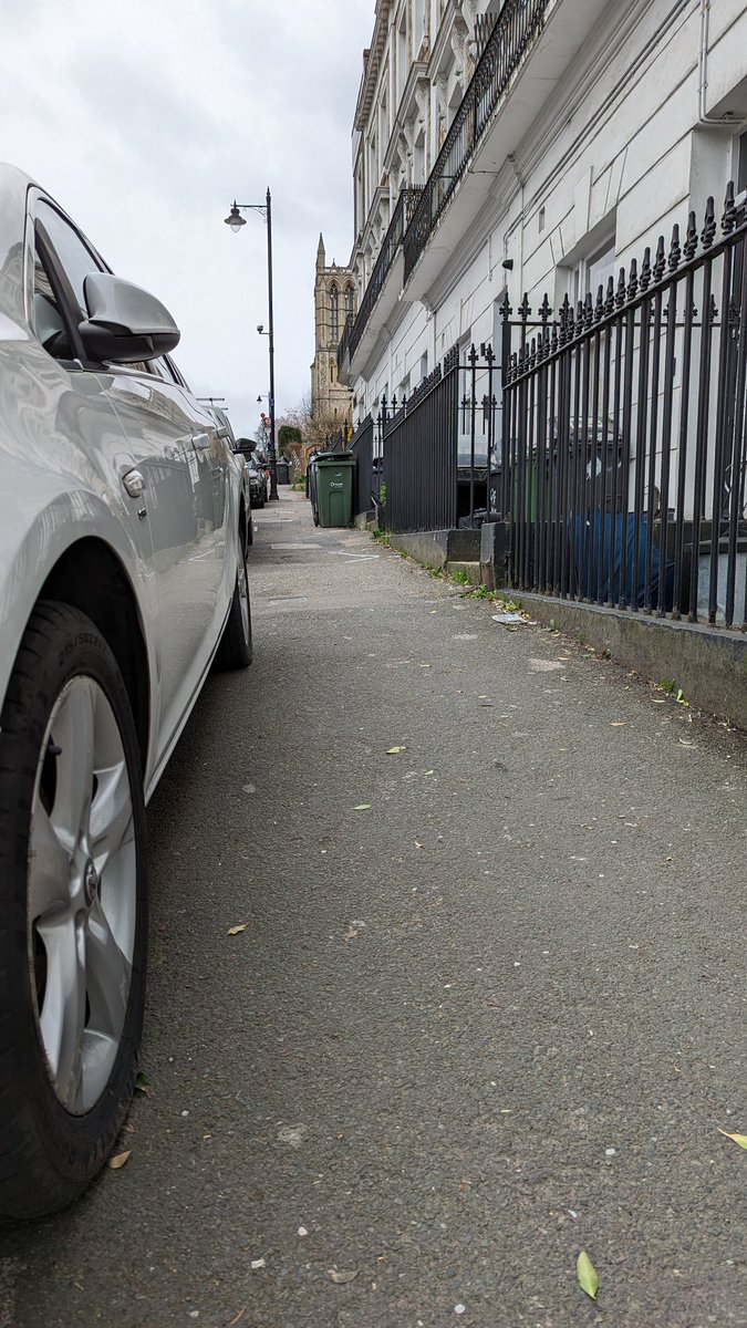 Squeezing up the narrow pavement after space is given to cars and bins looks pretty difficult when you crouch to #95cmhigh. <a href="/Arup/">Arup</a> and @BvLFoundation's <a href="/proximityofcare/">Proximity of Care Design Guide</a> guide shows #rethinkingourcities can make them work better for children and caregivers
proximityofcare.com