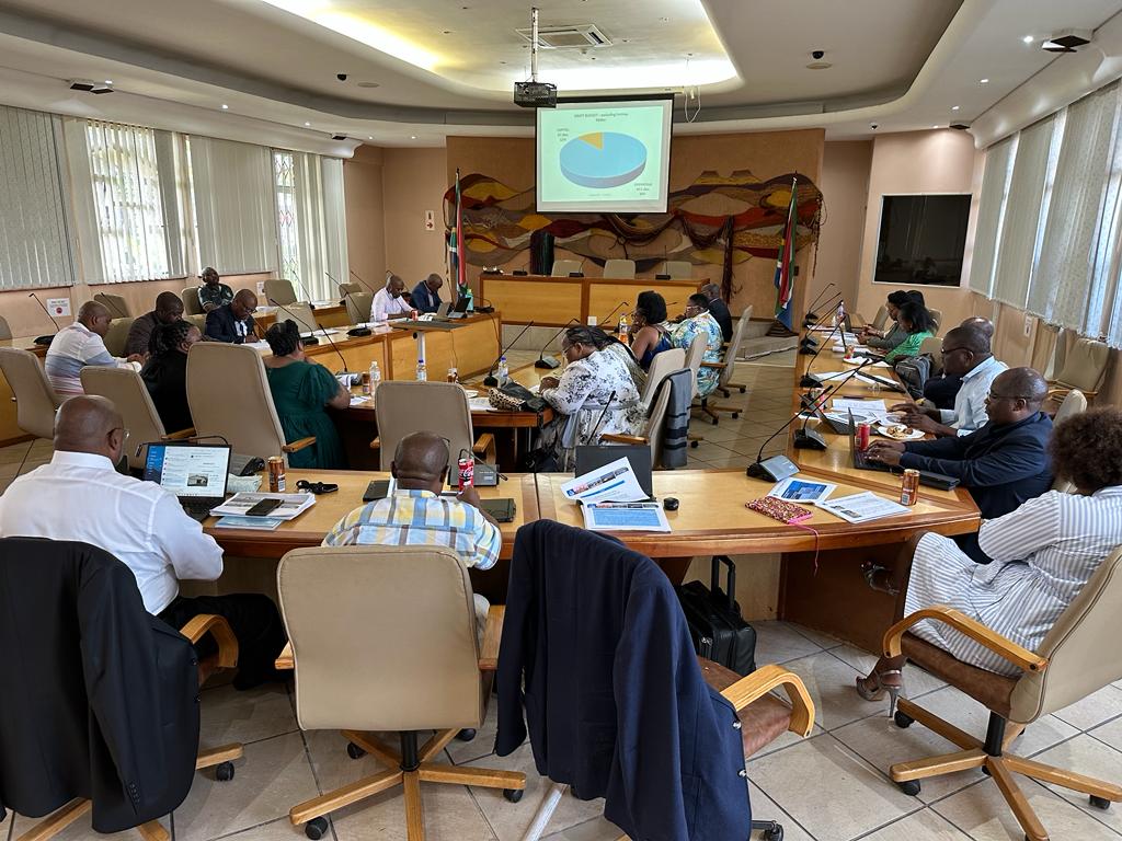 makhanyabg's tweet image. FINANCE :DRAFT BUDGET MEETING by EThekwini Municipality Mayor Mxolisi Kaunda and CFO at Pinetown Chamber, Civic Centre.

#EThekwiniMunicipality
#financialplanning2023