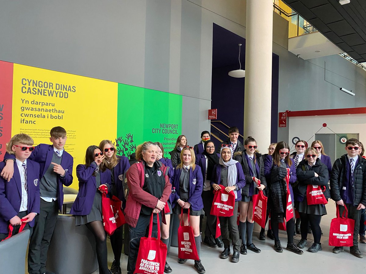 USW_SCL's tweet photo. It was wonderful to have students from @johnfrostschool today at our Newport campus. We hope you had fun and enjoyed 😎🌟 https://t.co/nj9g4gXMH9