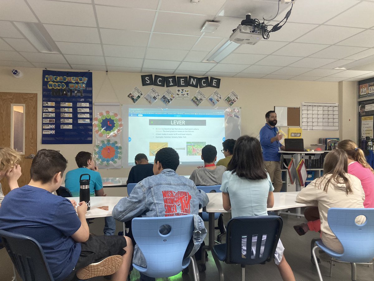 Super cool observing Mr. Gilbert’s class @TheJuniorSchool this morning. Students are studying simple machines, and made their own to launch marshmallows. #engagedlearning #AHmazing @DrGuthrieTweets @ahjsacadean @AHJSSpEd 💙💛