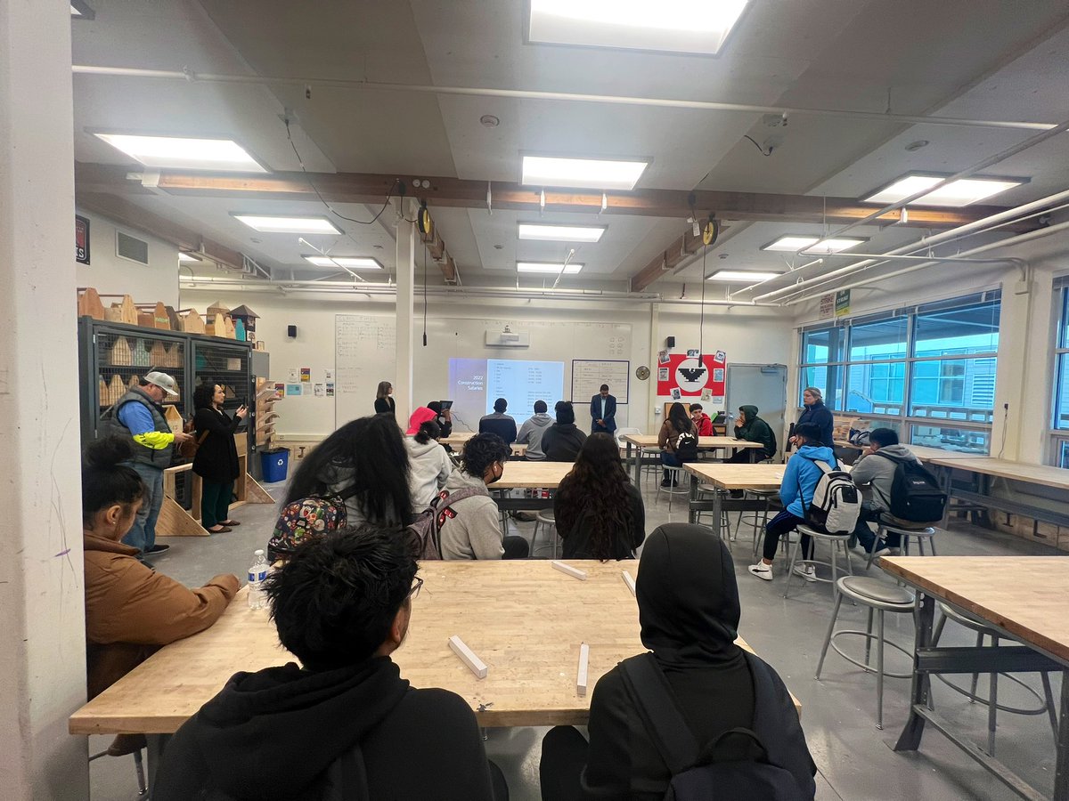 Good morning from 4610 Foothill! Seniors hear the opportunities of joining the trades directly from our sponsor <a href="/swinerton/">Swinerton</a>! #iamfremont