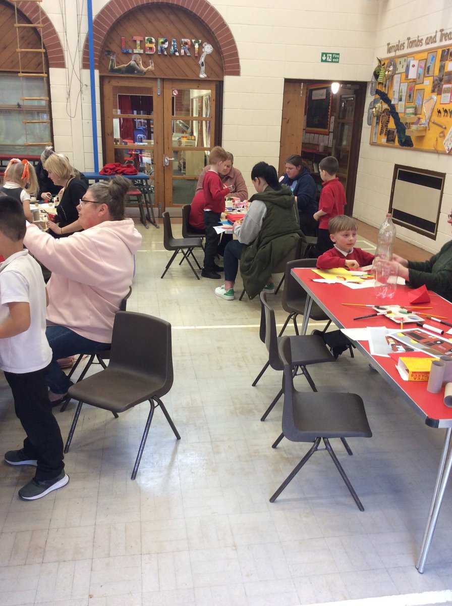 Thank you so much to everyone that joined us for our exit point this afternoon. It was so lovely to see everyone involved in our junk modelling and discussing our topic from this term. The children loved being creative with you all <a href="/MissRamskill/">Miss Ramskill</a> <a href="/BoothferryPS/">Boothferry Primary #weareBoothferry</a>