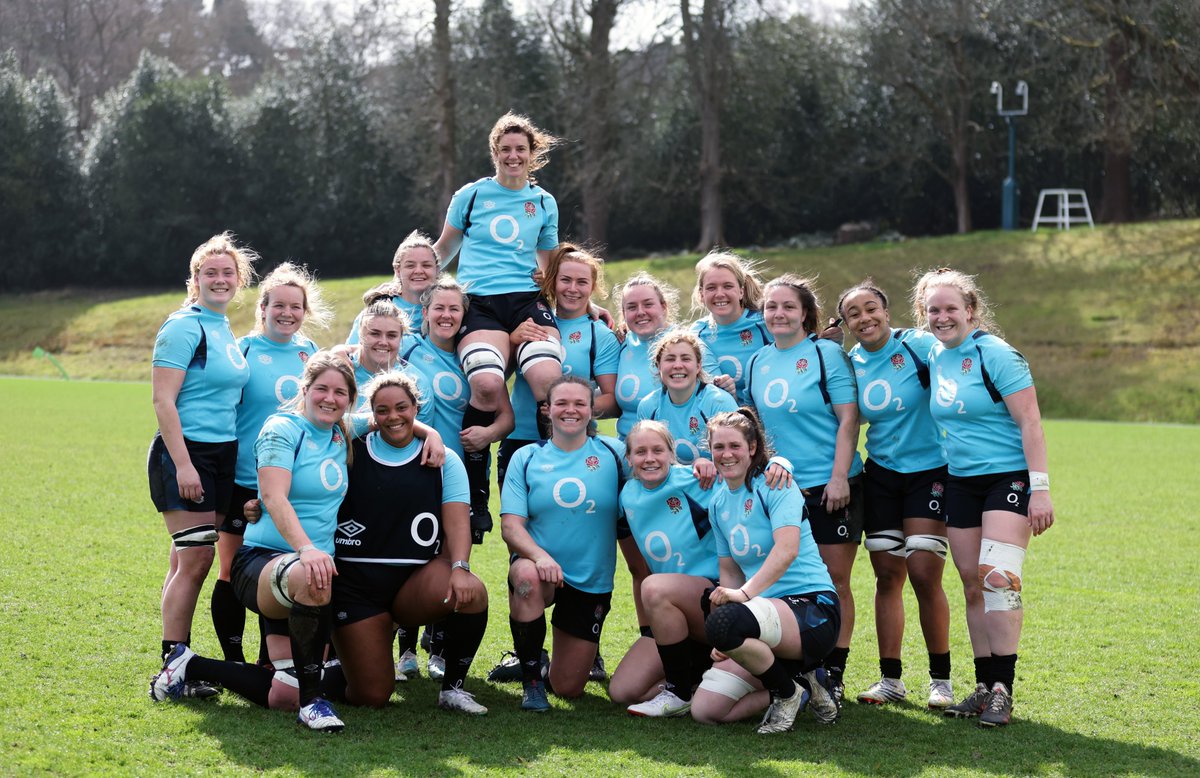 𝐆𝐨𝐨𝐝 𝐯𝐢𝐛𝐞𝐬 𝐨𝐧𝐥𝐲 😊

#RedRoses