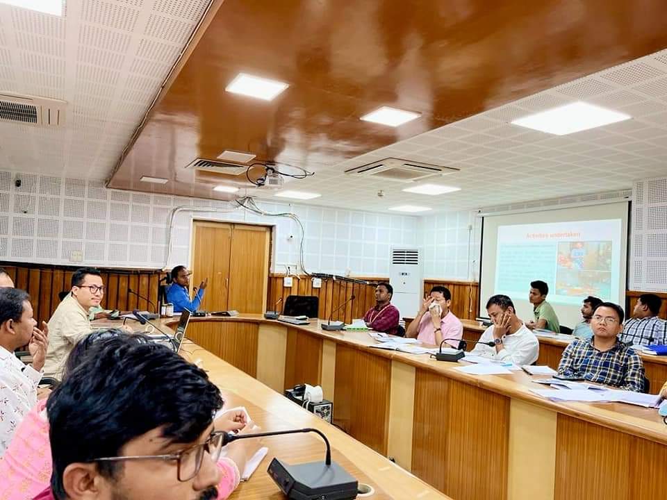 DMMUDHALAI's tweet image. Glimpse of the District level review meeting conducted by Dr. Siddharth Shiv Jaiswal, IAS, DM&amp;amp; Collector, Dhalai, in which ADM , All BDOs, LDM, and DMMU &amp;amp;BMMU TRLM team were present. All TRLM activities were reviewed thoroughly. 

#Womenempowement 
#TRLM 
#AspirationalDistrict