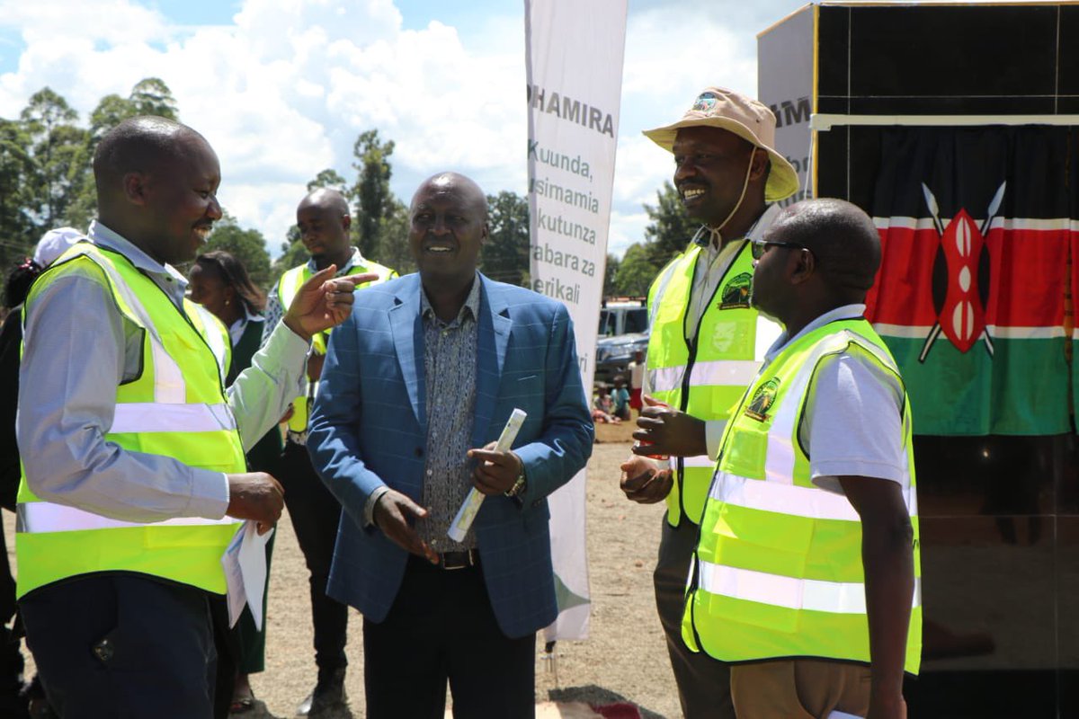 KeRRA_Ke's tweet photo. His Excellency the President Hon. William Samoei Ruto, PhD., C.G.H today launched the construction of Gekano -Rigoma-Amabuko;Ngenyi-Manga- Motemumwamu; Gekano-Girango & Gekano-Muturmesi- Birongo Roads in Nyamira County.
#connectingdevolvedkenya https://t.co/9ZSGrlSY4M