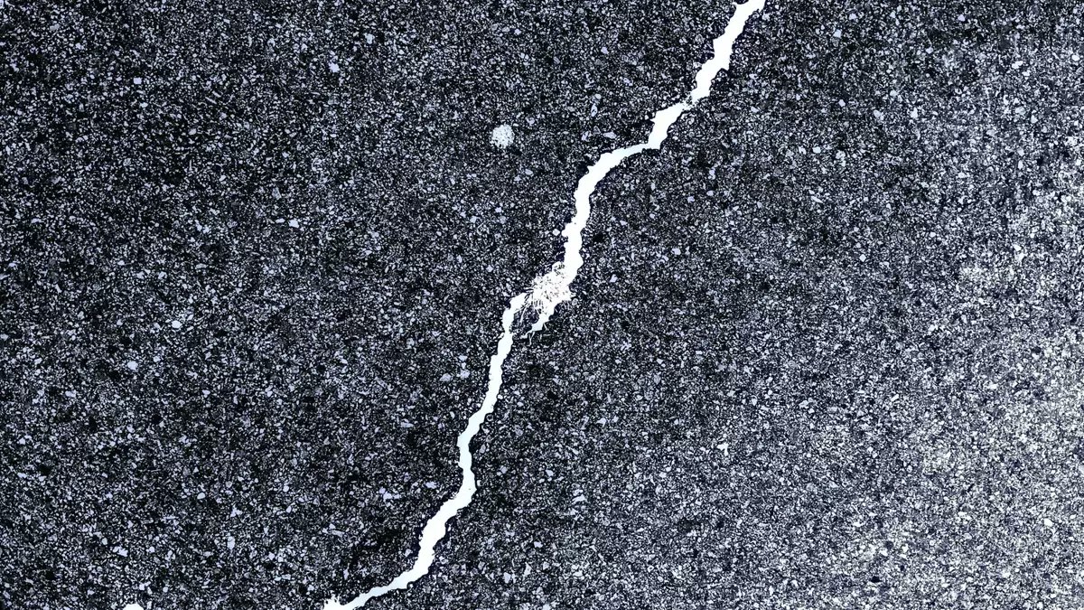 Hear from poets Denise Riley <a href="/rcwlitagency/">RCW Literary Agency</a>, Rachel Long <a href="/rachelnalong/">Rachel Long</a> and @ceciliaknapp on poetry's capacity to give voice to the altered experience of time within grief. 

Weds 5th April 2023. With thanks to 
<a href="/natpoetrylib/">National Poetry Library</a> and <a href="/southbankcentre/">Southbank Centre</a>.
 
🔗southbankcentre.co.uk/whats-on/liter…