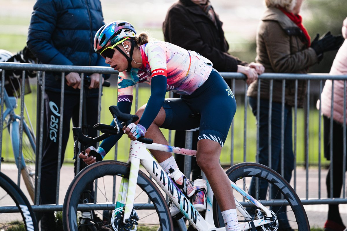 WMNcycling's tweet photo. 5th place to @BossuytS and 7th to Maike van der Duin after they both had strong races. 
👏 👏 

#BruggeDePanne https://t.co/nBW8TBpRlj