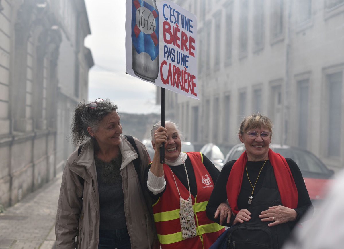 PdeChampsPhoto's tweet photo. Manifestation contre la réforme des retraites.
Angoulême, Charente, 23/03/2023
#manif23mars #reformedeseetraites #Angouleme #charente #presse #streetphotography #streetphotographer #reportage #france #macron https://t.co/FCUNVs00hB