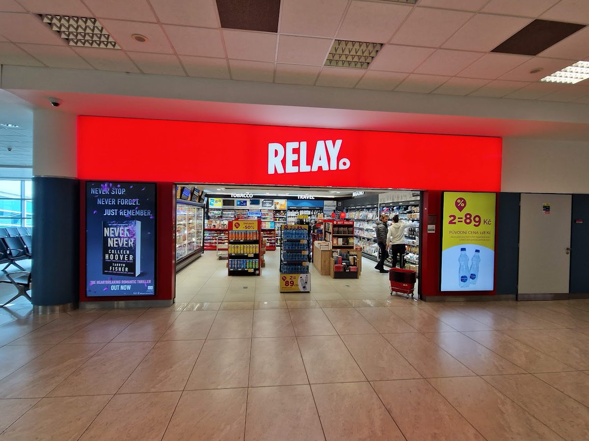 HarperReach's tweet image. #NeverNever is drawing eyes at Prague Airport this month! @HQstories