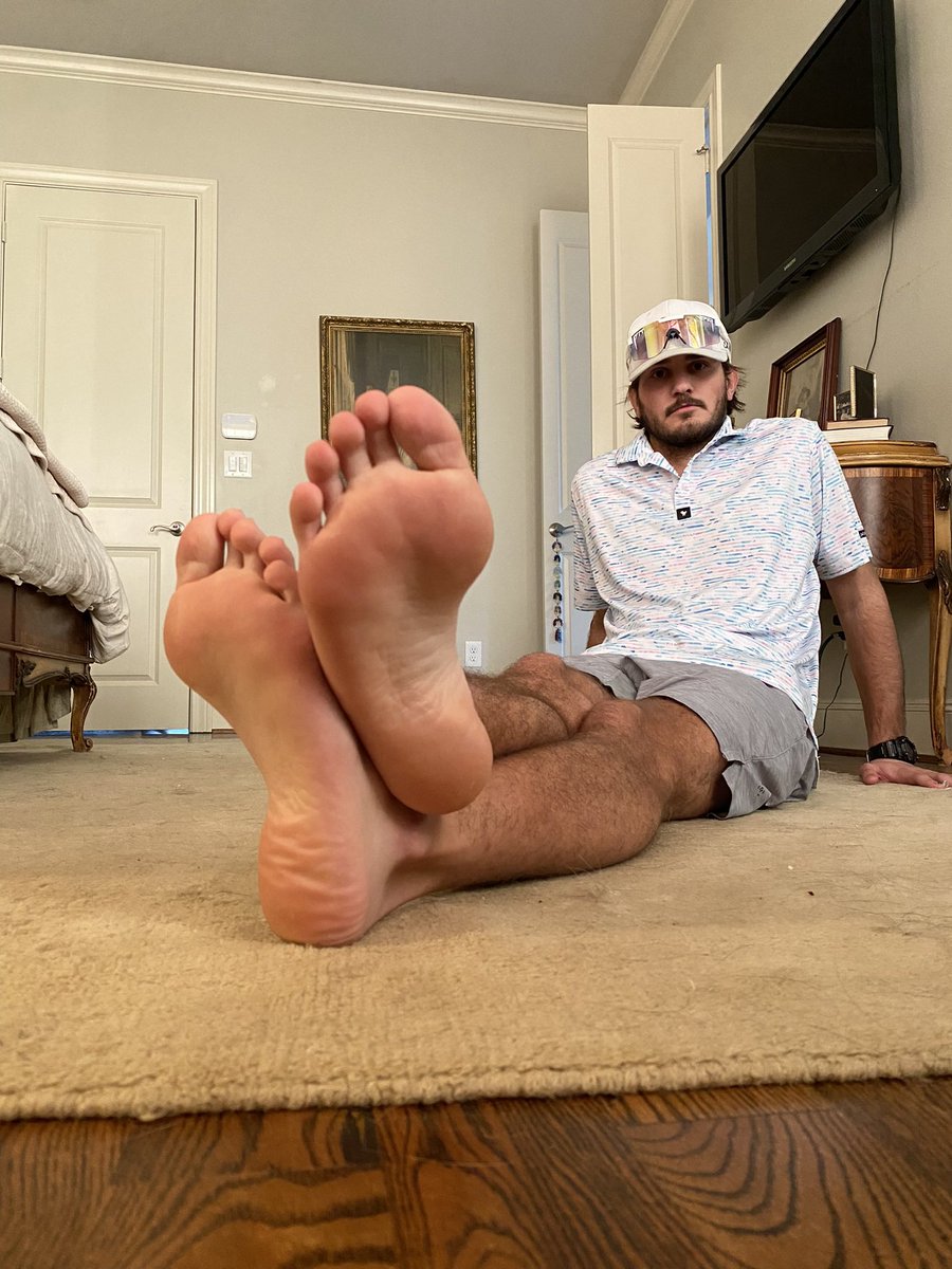 mastertravis7's tweet photo. let’s have another great day subs https://t.co/lDULn56o4A