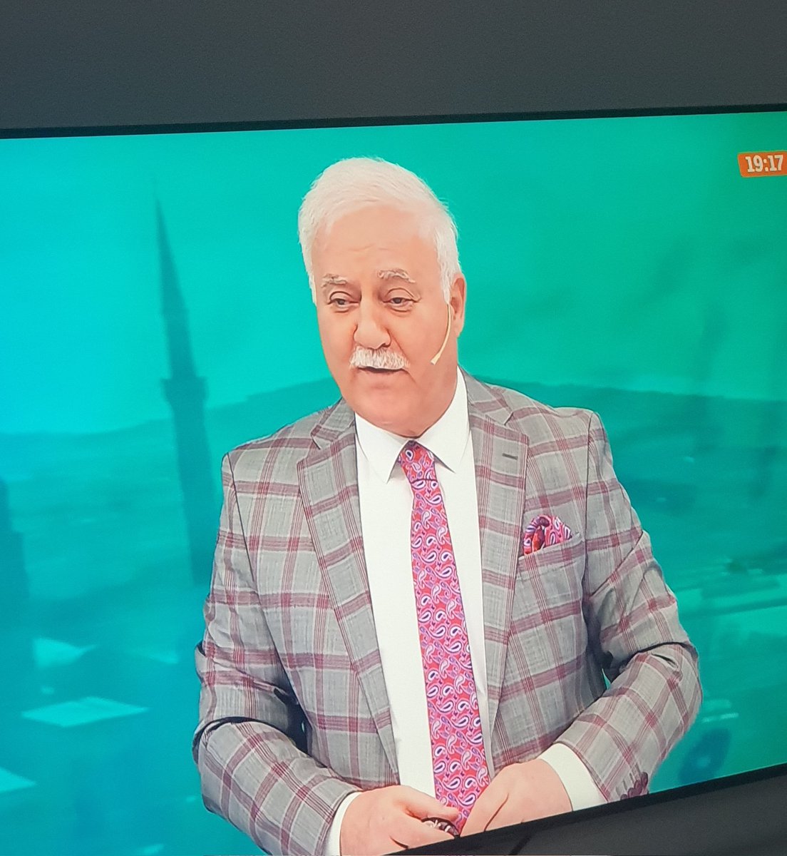 canasici's tweet photo. @nihatipoglu Nihat hoca olurda bir gün tekrar Sultanahmet meydanında programa devam eder o zaman normalleştik diyip inanırım. #ramazan https://t.co/NzdmVTOq5L