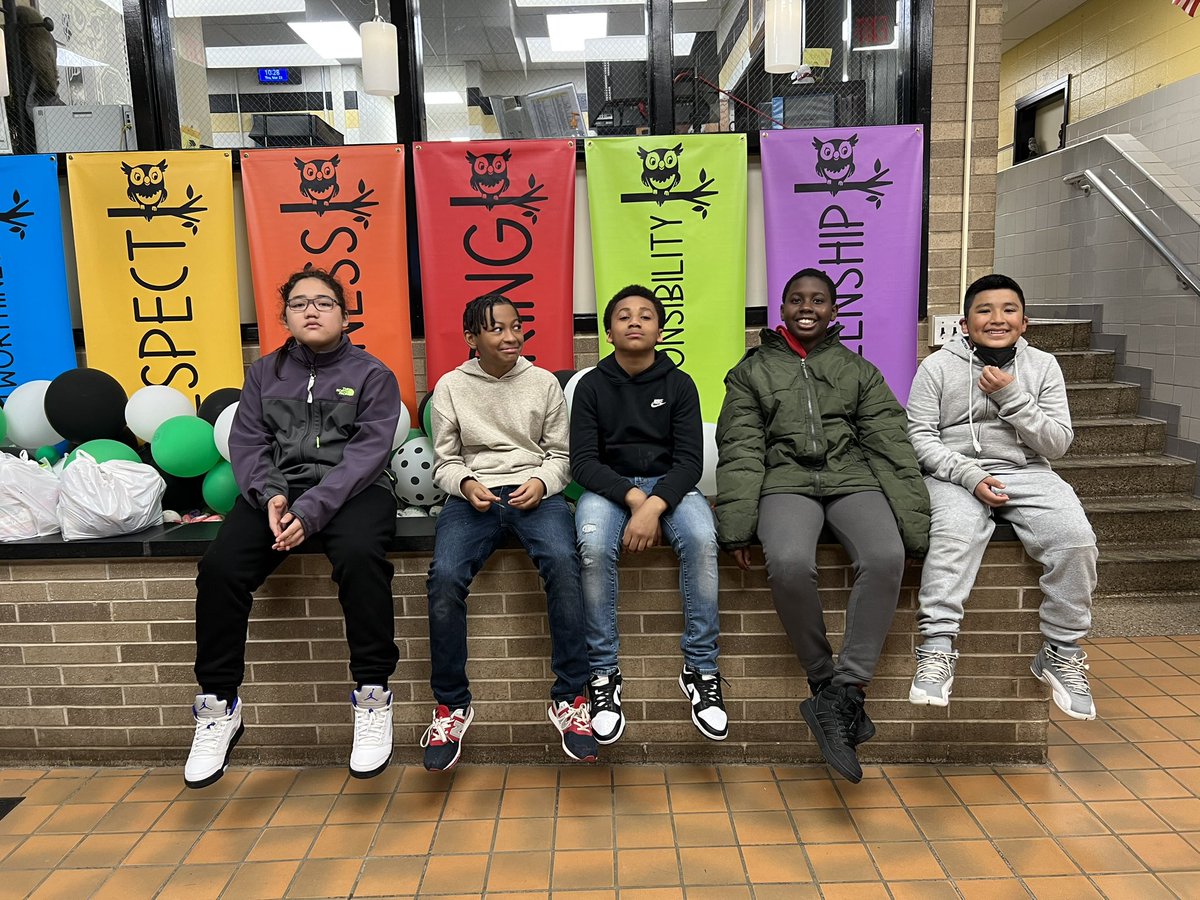 nflaherty10's tweet photo. Touring LMS @LISShines @LMSNation https://t.co/H25ObR63fM