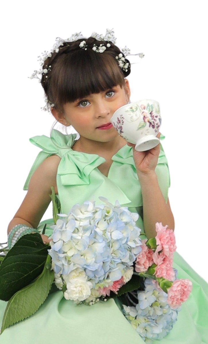 _littleladyb's tweet photo. We invite you to explore our Enchanted Garden Collection which is now available and immerse yourself in the magic and beauty of our latest designs. We hope you join us and let your little ladies imagination soar!
#littleladyb #brand #clothingbrand #enchantedgarden #NewRelease https://t.co/LZRMSe597o