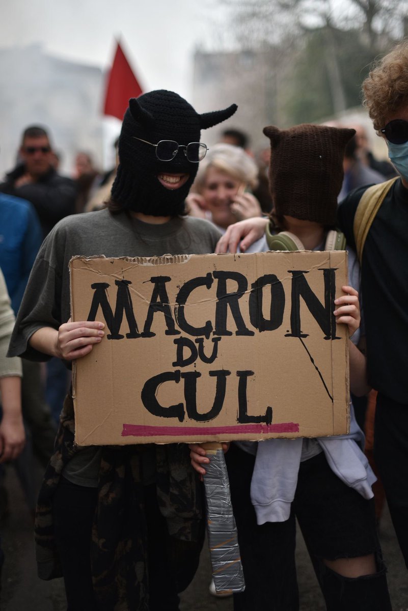 PdeChampsPhoto's tweet photo. Manifestation contre la réforme des retraites.
Angoulême, Charente,
23/03/2023
#manif23mars #Retraites #reformedeseetraites #Angouleme #manifestation #charente #France #presse #reportage #streetphotography #streetphotographer https://t.co/yYJFGcZCYu