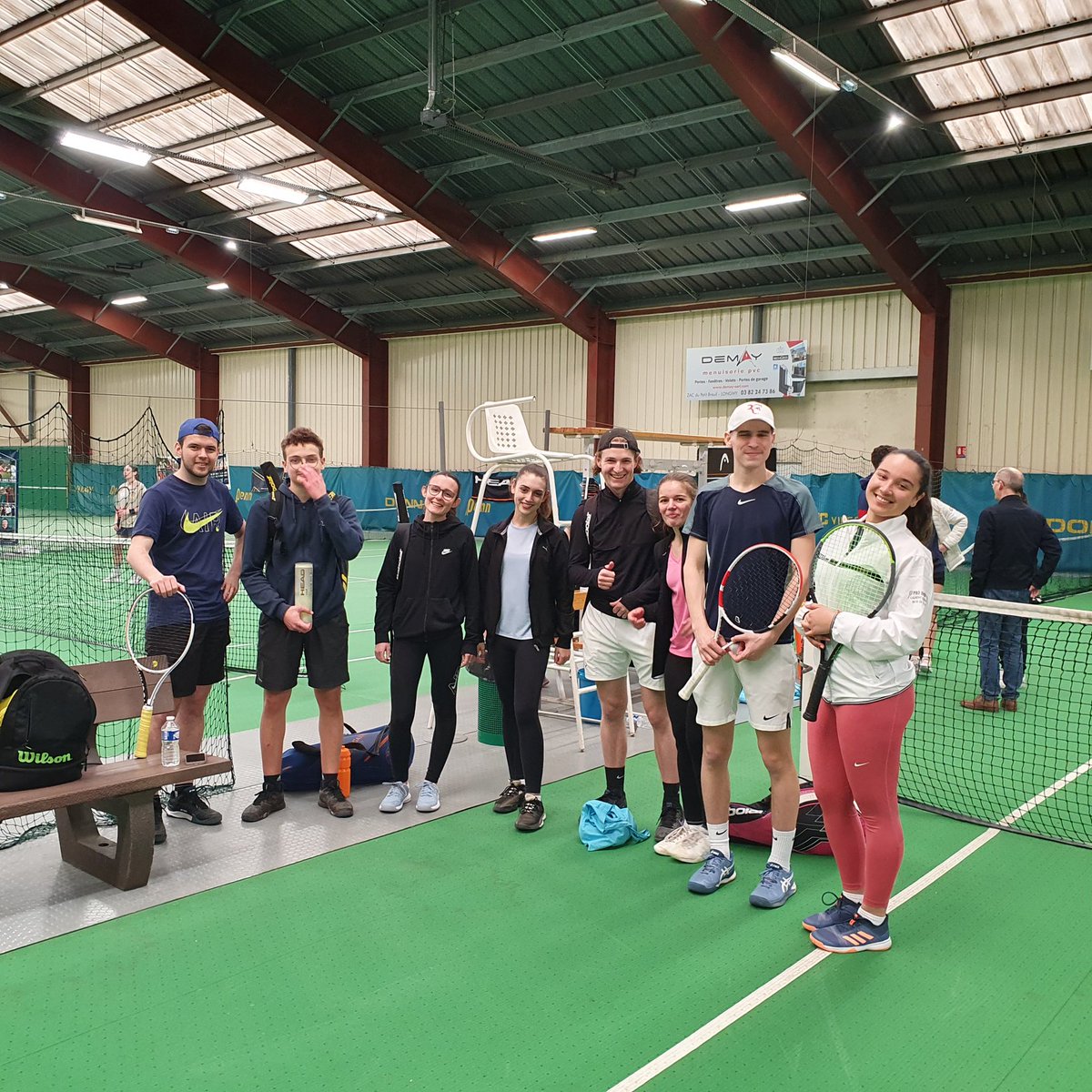 IUTLyon1's tweet photo. L' @IUTLyon1 remporte l'épreuve de tennis : l'équipe de Tom &amp; Dragana (à l'extreme droit de la photo)
#CDFIUT2023 https://t.co/8JW7m3TDDr