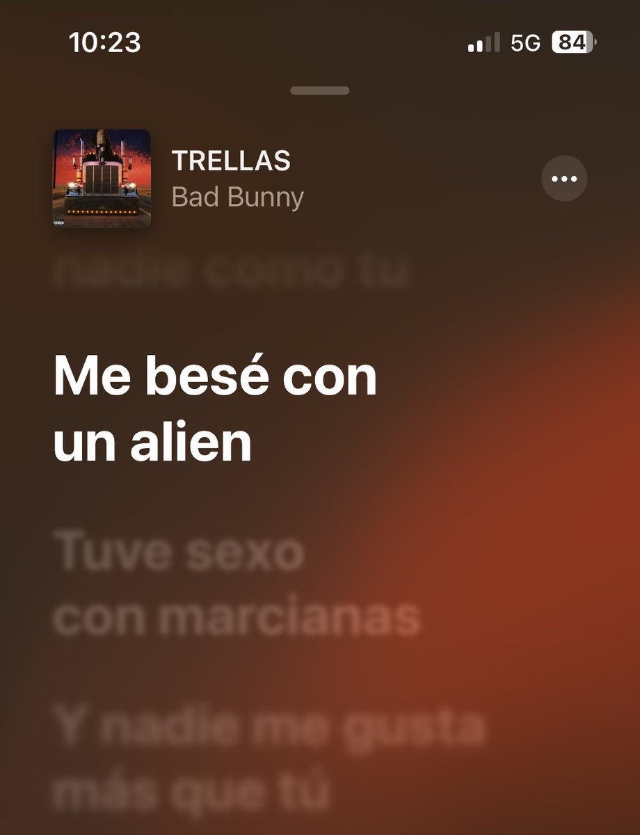 Todos esperando la invasión extraterrestre: 😟
Yo: me bese con un alíen, tuve sexo con marcianas y NADIE ME GUSTA MÁS QUE TÚ