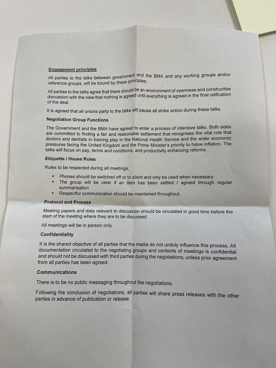 RobLaurensonD4P's tweet image. This is untrue. We set no preconditions unlike you.

These were the additional preconditions you wanted us to sign along with the others you set to get in that room.

Weird that you would blatantly misrepresent the truth like that

Who do people trust?
Politicians or Doctors?