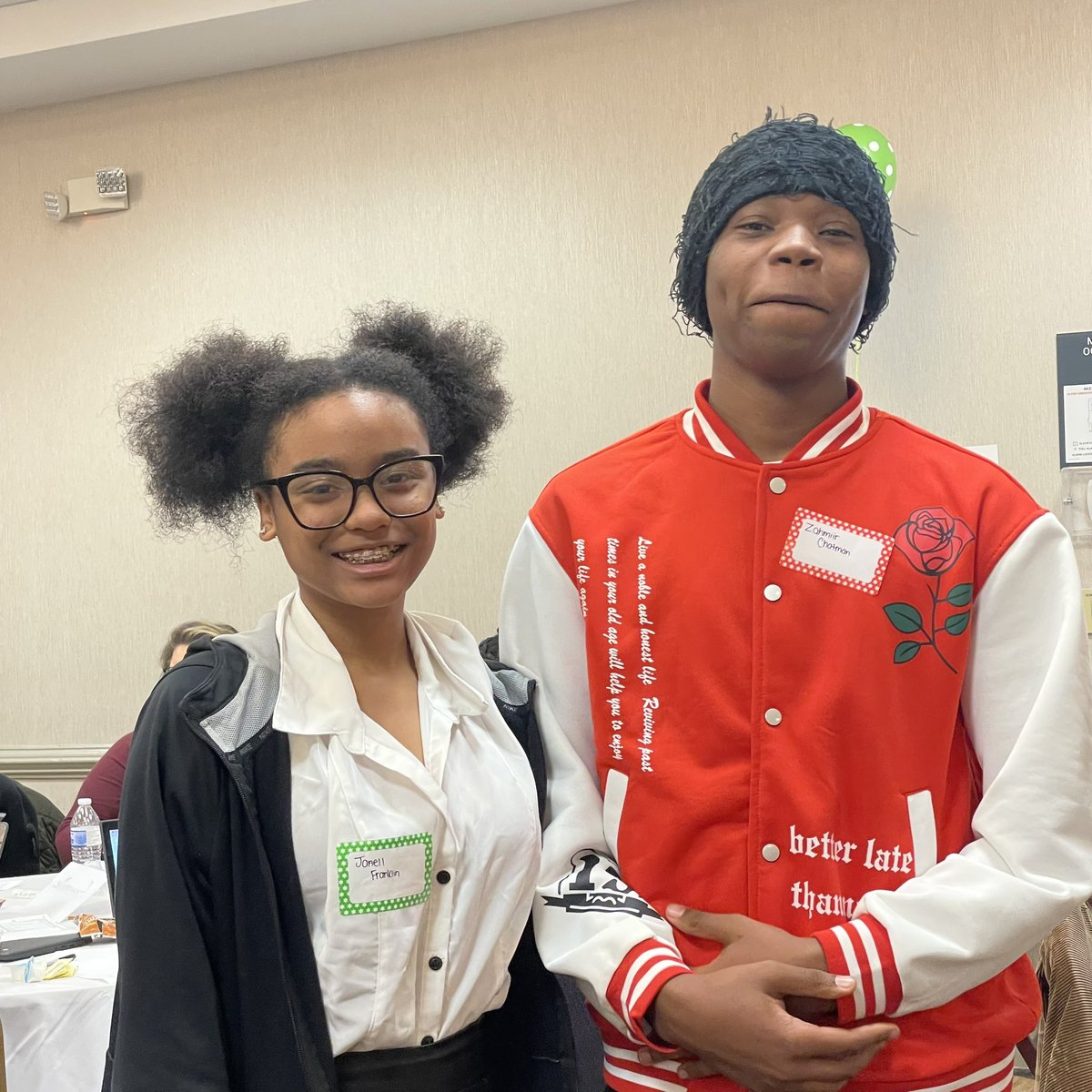 pammoran's tweet image. Nothing better then engaged teens designing solutions to the grand challenges they see as real in their lives today and in the future @scl_va student design thinking institute @deelanier facilitating - why not a Va Student Leading Innovation Network? #valin