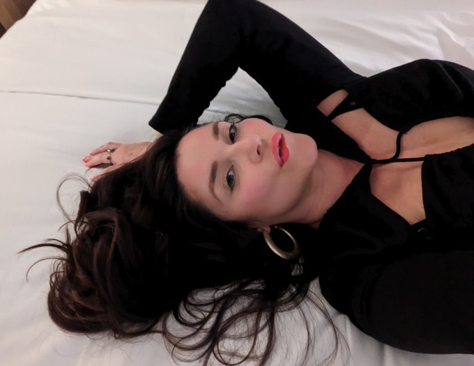 I like to put a bit of desperation into everything I do. Even when it comes easy. https://t.co/8uDGU<a href="/tag/mvsales"class="tags"><span>#mvsales</span></a>