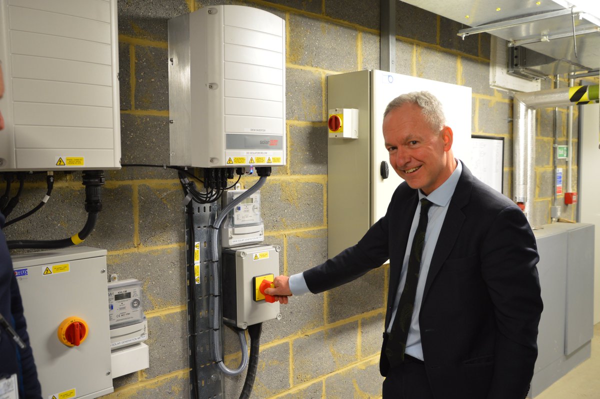 BancroftsSchool's tweet photo. @BancroftsSchool Head, Simon Marshall, "switched on" our newly installed 296 solar panels today. Even with heavy cloud, they immediately took effect. It will be exciting to track how much of our own energy we are producing. @HMC_Org @ISC_schools https://t.co/gOZ9b5hqOq