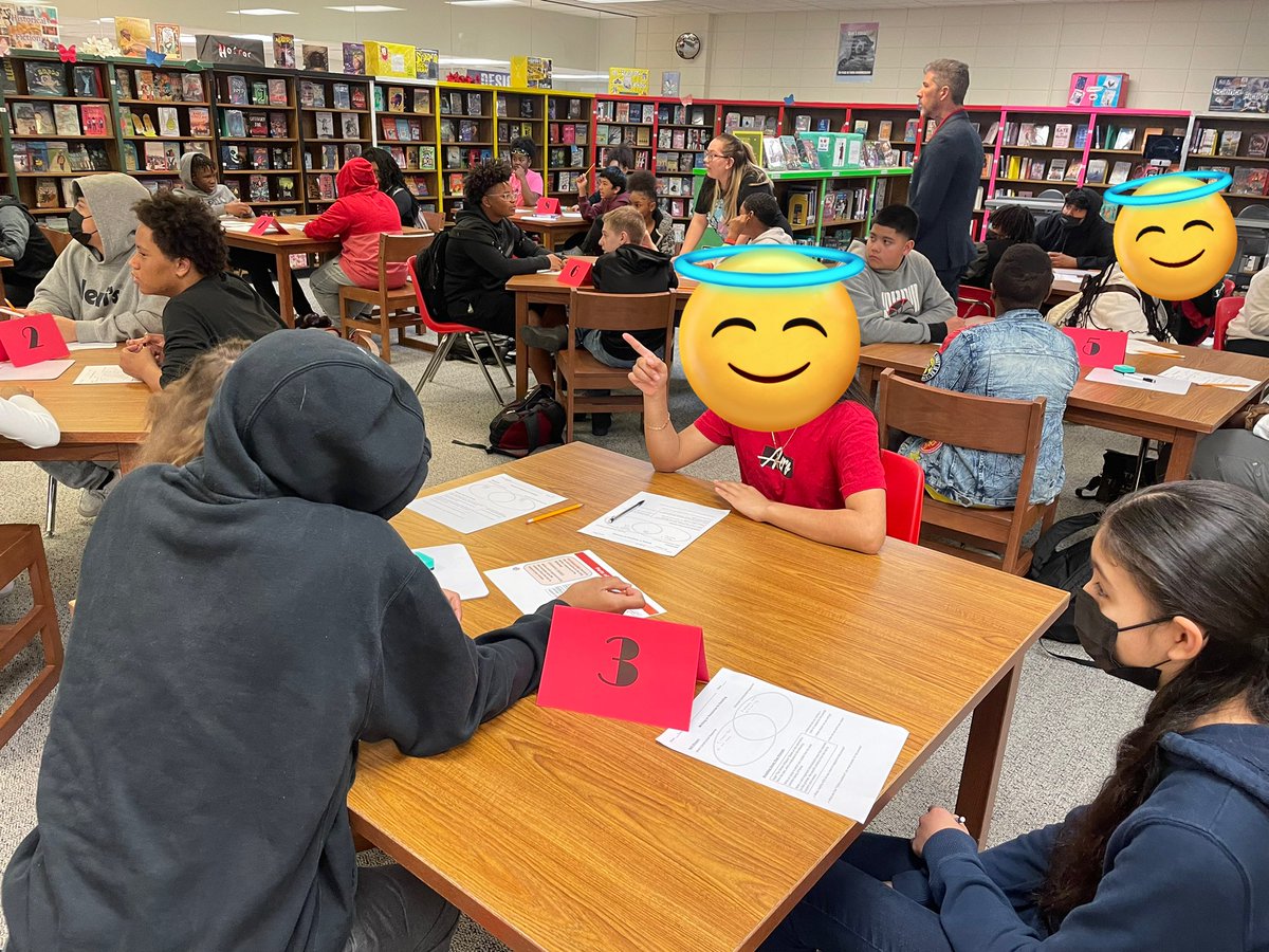 JouetDaniels's tweet image. 59 7th grade students in the library…great engagement! #MEGALab #ModelLesson #InstructionCoach #RLACurriculum @c_instruction @JBrumELAR @DHSiCOACH