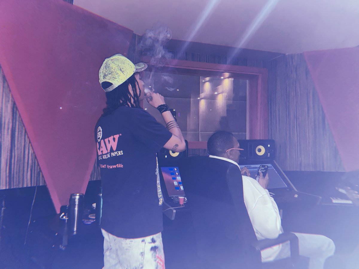 MrsChelseaMonet's tweet photo. Finally layed down something at @leftmethod_ with @NessyTheRilla in L.A . The whole squad went wild and crazy kids !!! Whoa! 

Wanna lead gotta stop looking behind ! And @GoSemi by my side of course 😘 https://t.co/X9kBOPHg5c