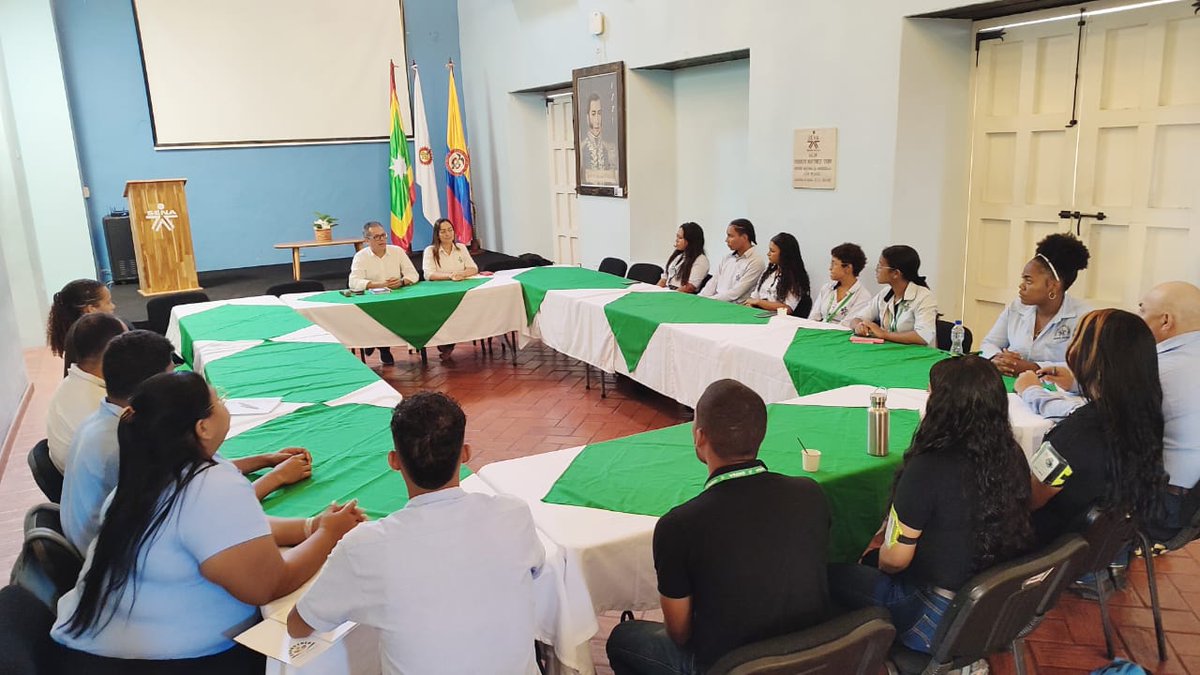 SENAenBolivar's tweet photo. #SENAIncluyente | La primera reunión de Representantes de Aprendices electos y voceros con enfoque diferencial y pluralista, se realizó junto a @jaimetorradoc director de @SENAenBolivar y @ylromeroSub, subdirectora del Centro de Comercio para conocer propuestas de los elegidos📝. https://t.co/HIxlTu5mPD