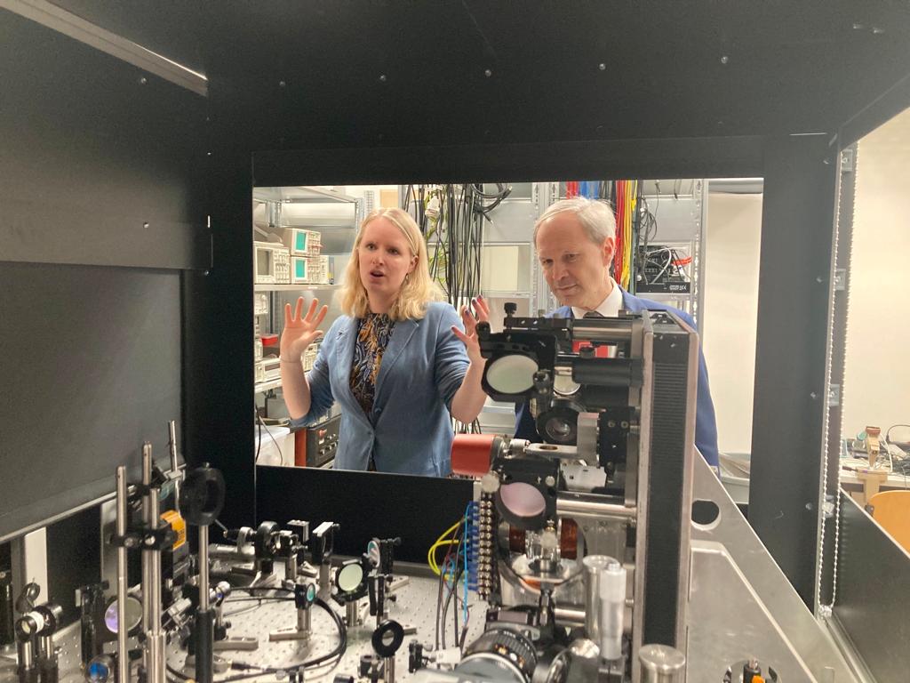 f_alabrune's tweet photo. @TUeindhoven: een grote speler in onderzoek. Ik heb Robert Jan Smits, de voorzitter, ontmoet en bezocht laboratoria op het snijvlak van computerontwikkeling en kwantumnetwerken. Ook op dit gebied bundelen 🇨🇵 en 🇳🇱 hun krachten.
@QuantumDeltaNL https://t.co/NLUaerIDpz