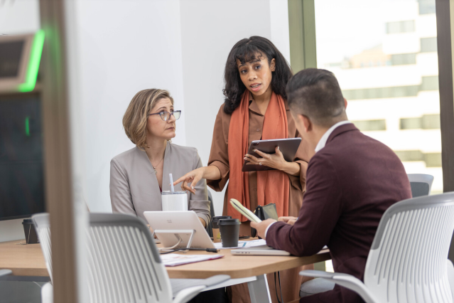 KristenC_BAH's tweet photo. We're seeking software engineers, developers, and #DevOps pros like YOU to transform ideas into innovations! Move your career into the future and be empowered. Join #LifeatBooz today! https://t.co/vpBbLopAYm https://t.co/NCxpiso3UE