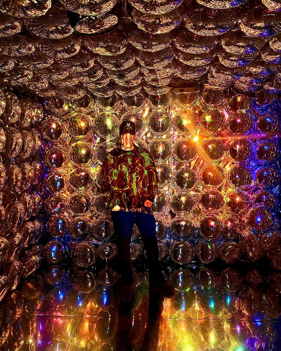 LoriteFrancisco's tweet photo. THE BUBBLE ROOM. Where new ideas pop into your head. 

Perfect day 2 at #OuterEdgeLA discussing the future of #storytelling with likeminded #web3 creators. 

#flutterexperience #okx_official #metastoryteller #IPcreator #franciscoloritestoryteller #franciscoloritewriter https://t.co/xBJLaXlv4U