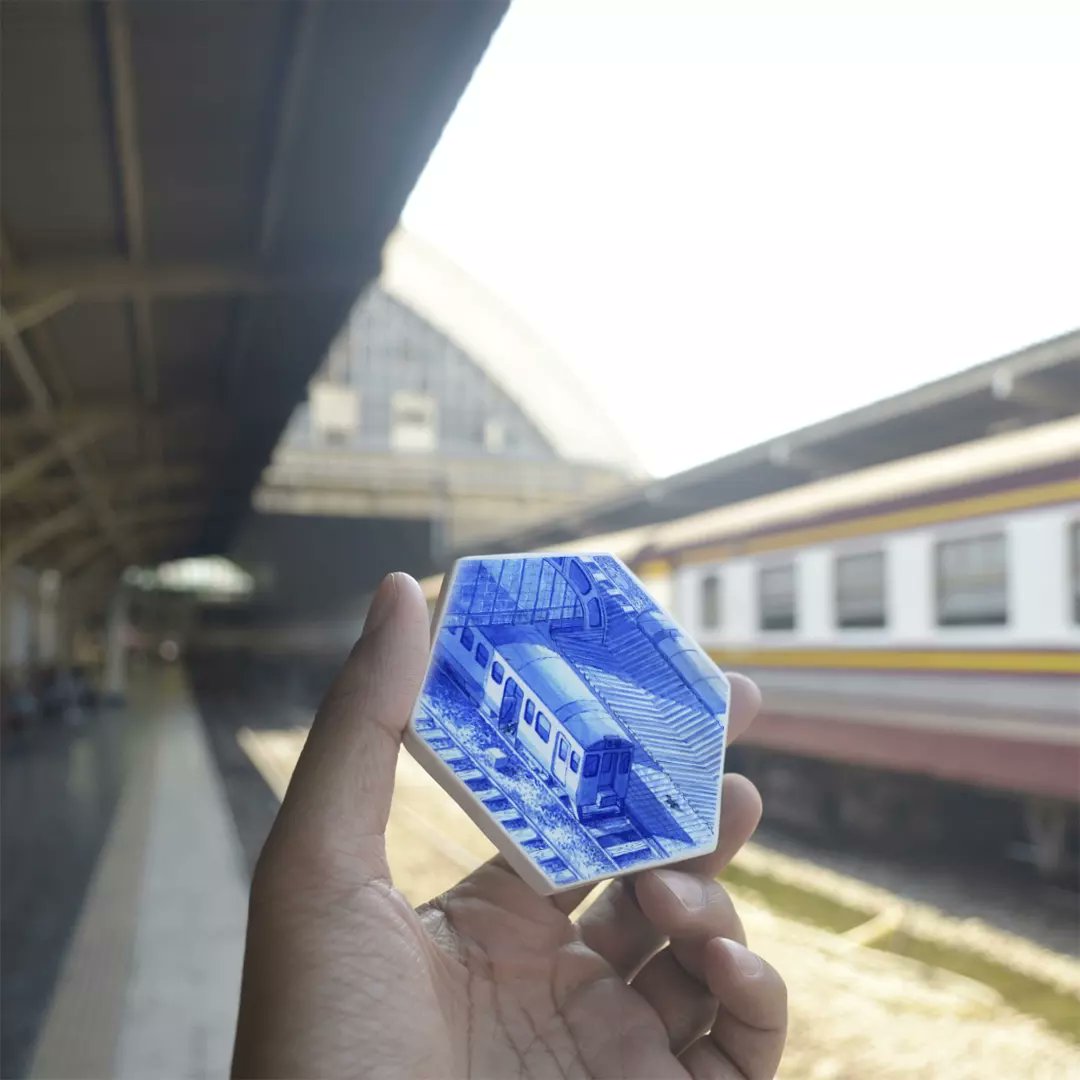 OKDstudio's tweet photo. 126 th​ Anniversary​ Hualamphong
4/5 outbound train.
.
#OKD_studio #ceramics #isoindigotown #blueandwhite 
#UnfoldingBangkok #LivingOldBuilding #HuaLamphong #HuaLamphongRailwayStation https://t.co/lAZHeyWx43