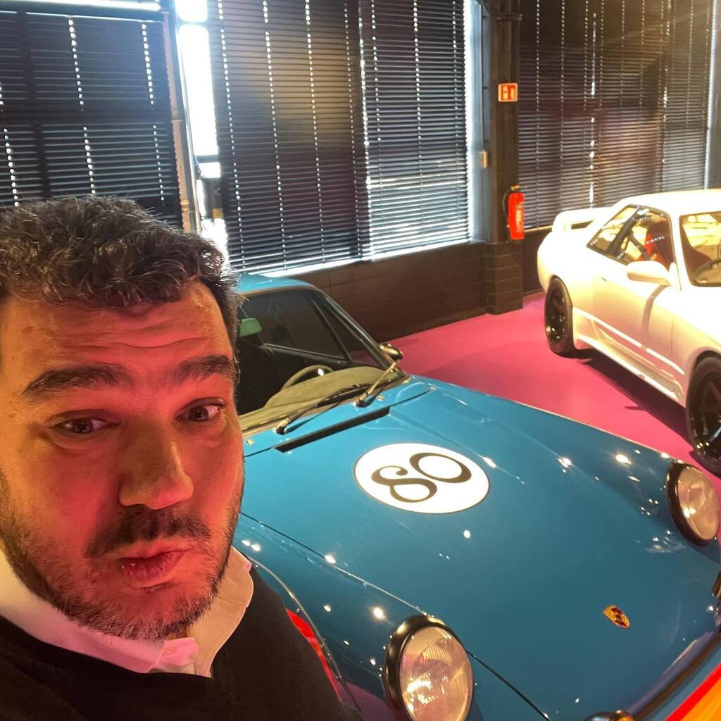 dschortsch's tweet photo. where am I? #dortmund @pace.museum @jp.performance #porsche #gt2 #ducktail #s2 #brabus #polofox https://t.co/e2nOtULCE5 https://t.co/tTqNK3BErV