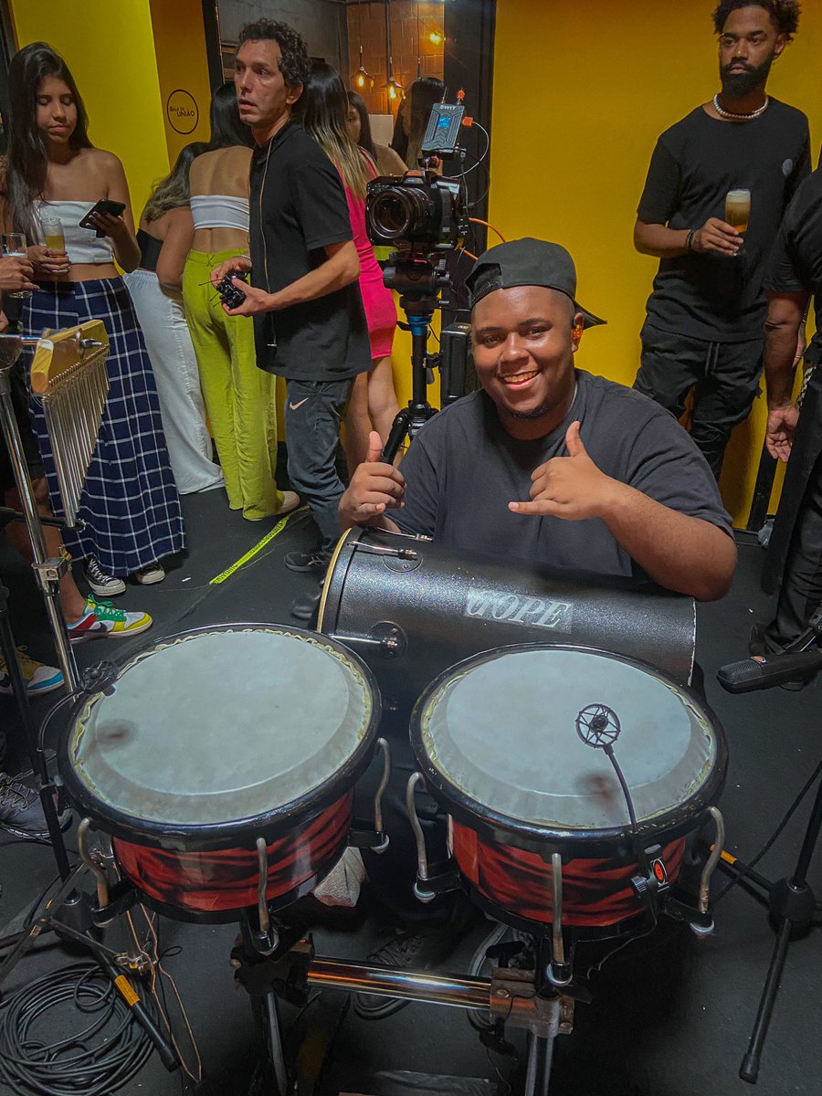 ChocotaoOficial's tweet photo. +1 Audiovisual eternizado✅🙏🏾💎
Obrigado, @eulukinhass , @nribeiro___ e a todos pela confiança. Que Deus nos abençoe 🤎
•
•
•
#DiaProdutivo
#SomHumilde
#Chocotão
#rio 
#posturada
#apertastart https://t.co/CIOH3Hx3ZO