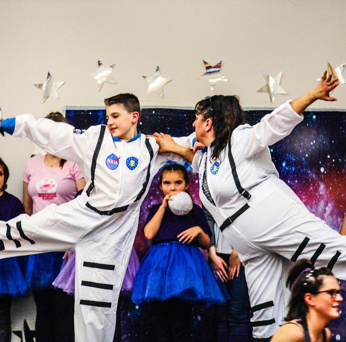 NightSkyFDN's tweet photo. We recently provided a grant to @FlamingoChicks. They give disabled children the opportunity to dance. Our grant enables 30 ‘Night Sky Wonder Workshops’ to take place with activities including ‘Orbit’ &amp; ‘Rocket Launch’. A great way to dance &amp; learn about space! 🕺💃🪐🌘🚀 https://t.co/F3rU4Jz6Hh