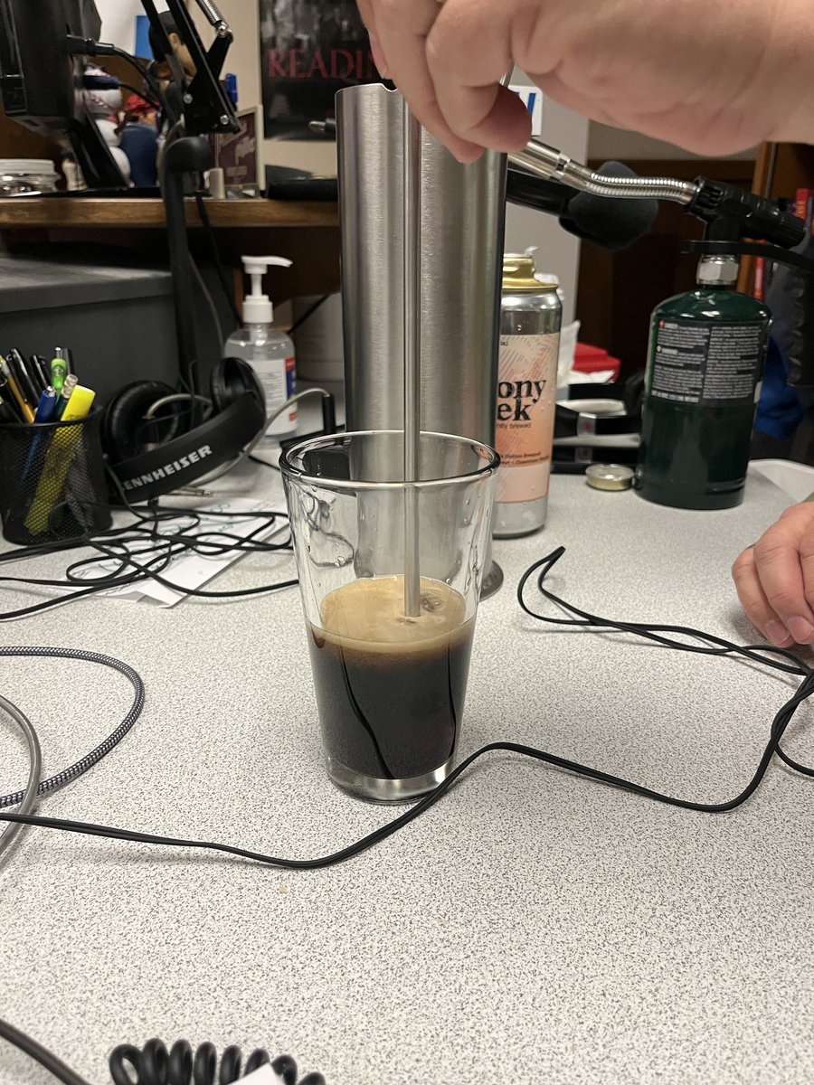 MikeKellerRadio's tweet photo. We always loves when Kirby form @SauconyBeer stops by for the @MwMWEEU Morning Pint. https://t.co/pWAVSM0VeS
Today, Kirby let us taste their latest sour, their new hop water and showed us how to Bierstacheln (see the video here -> https://t.co/nB0ibkwxm0) https://t.co/RUrlUfgD1a