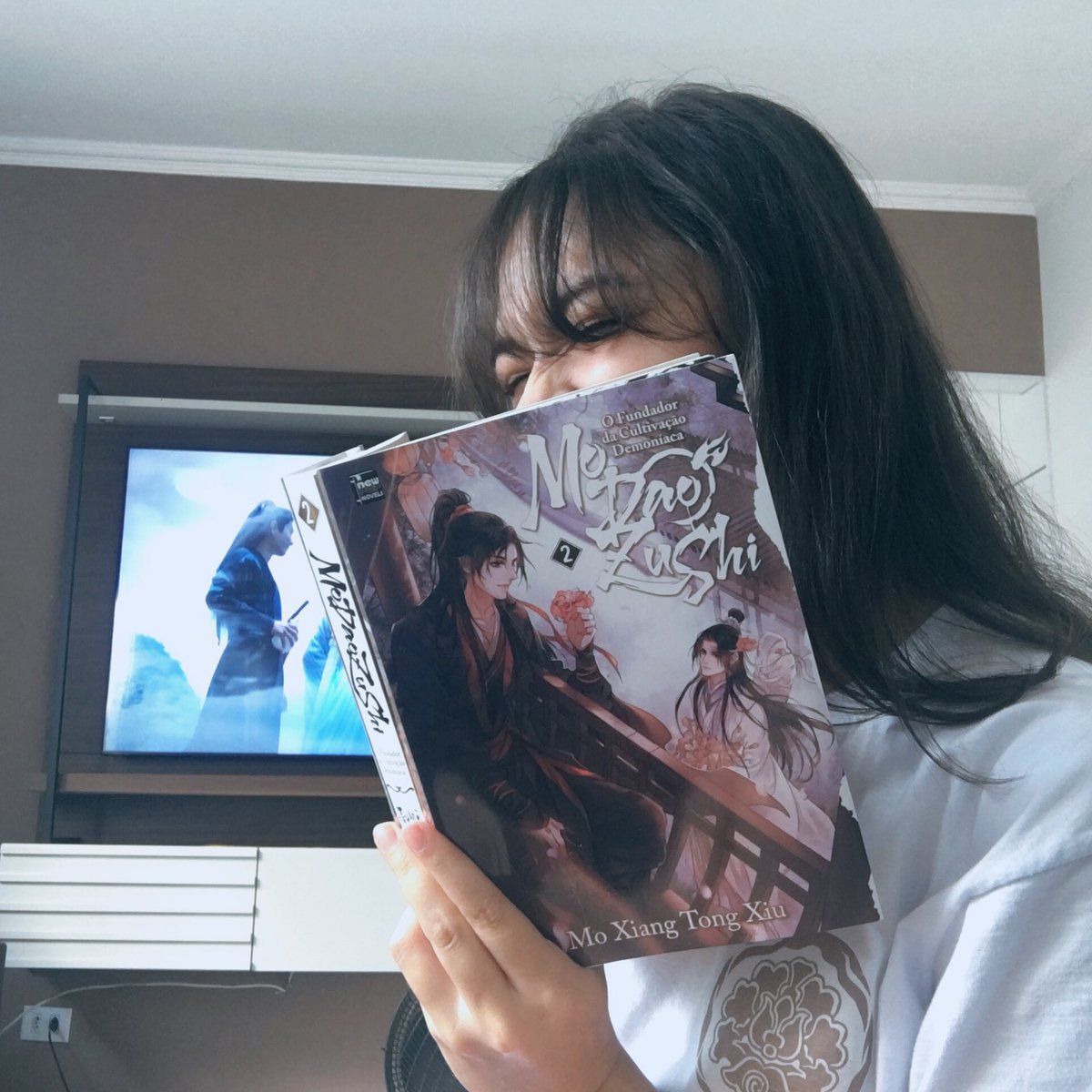 cottonzoka's tweet photo. Minha sessão de foto com o Mo Dao hehe 
Sou muito cadelinha sim 🛐

#mdzs #MoDaoZuShi #lanlingjin #mxtx #moxiangtongxiu #weiwuxian #lanzhan #newpop https://t.co/2ua3LSP2BS