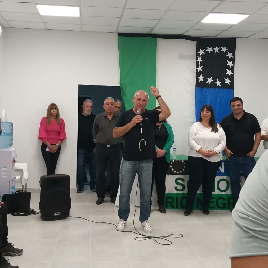Ayer abrimos las puertas de la nueva casa de #juntossomosrn en #GeneralRoca

Gracias a todas y todos los que estuvieron presentes y nos acompañan para seguir trabajando por nuestra querida provincia. 
 
#JuntosAca 💚