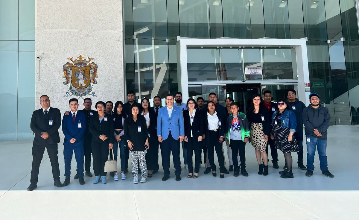 SoyPonchoBorja's tweet photo. Hoy recibí la visita de las y los alumnos de la carrera de #Criminología #Derecho y #Criminalística del Centro de estudios universitarios de Guanajuato #CEUG con sede en #JaralDelProgreso https://t.co/DL5El0dR9b